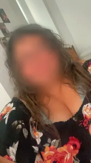 Alena, 33