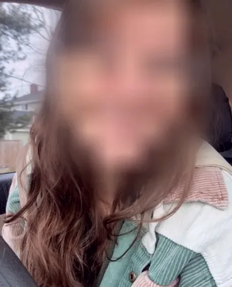 Andrea, 40
