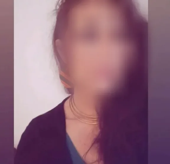 Anna, 37