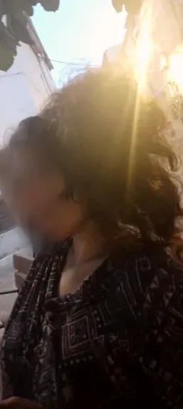 Cara, 40