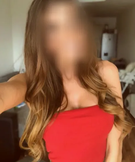 Ela, 35