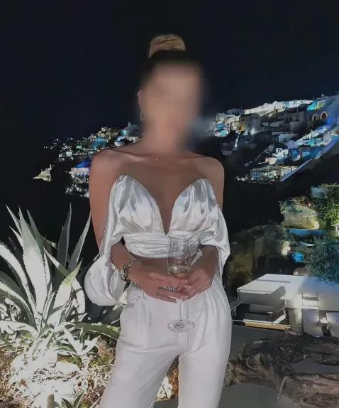 Emilia, 31