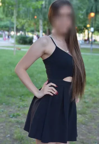 Fatma, 27