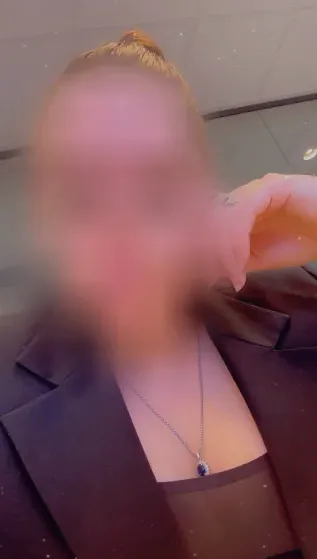 Hannah, 32