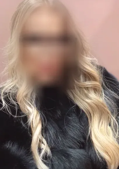 Katrin, 32