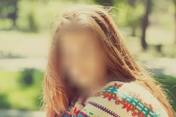 Larissa, 27