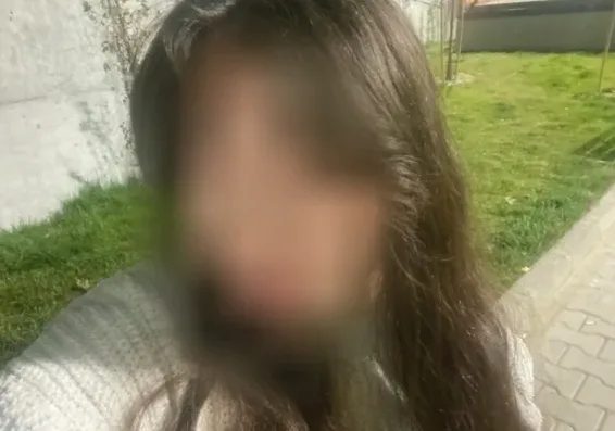 Lea, 22