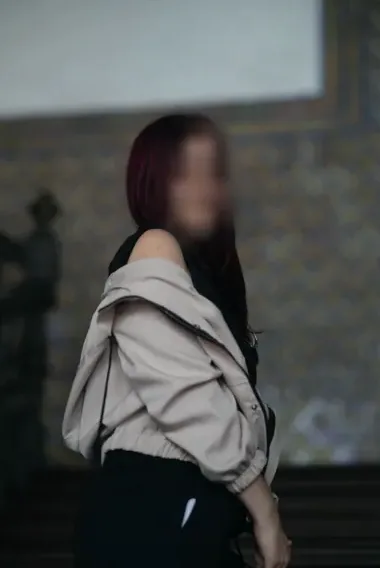 Linda, 26