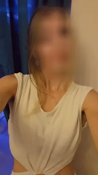 Lotta, 39