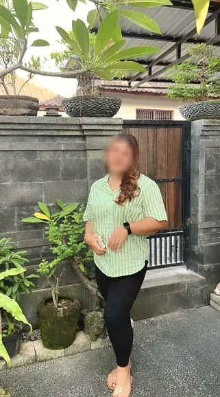 Lucia, 39