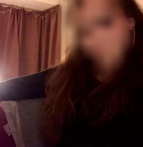 Luisa, 25