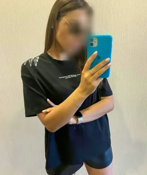 Marina, 27