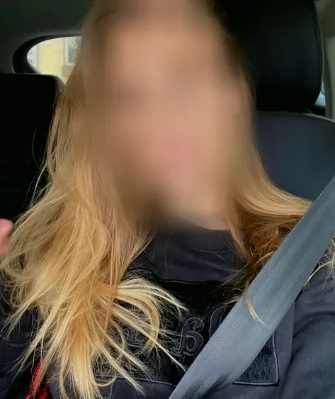 Nina, 32