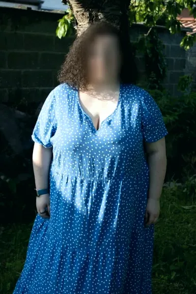 Özlem, 22