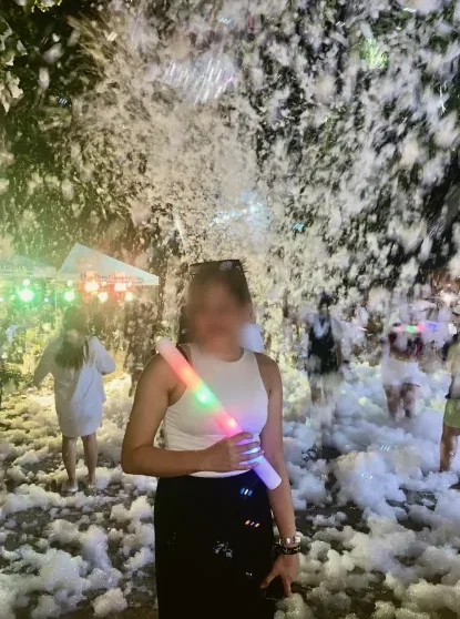 Sabrina, 29