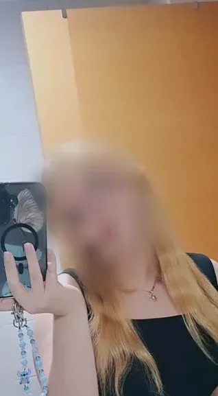 Simone, 26
