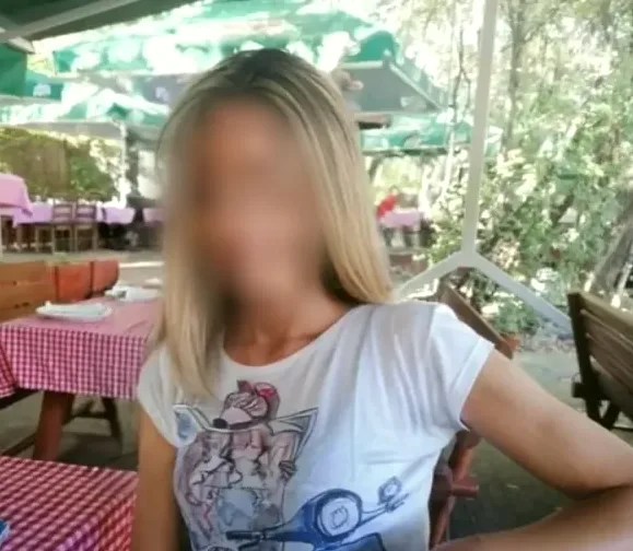 Stefanie, 35