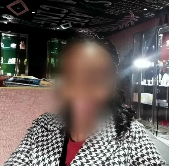 Yvonne, 39