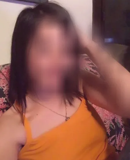 Zeynep, 32